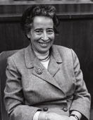 Schwarz-Weiß-Foto von Hannah Arendt
