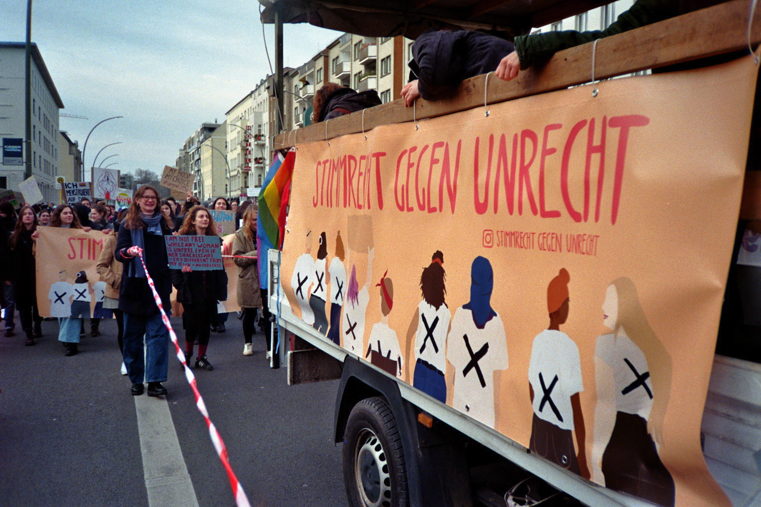 Stimmrecht Gegen Unrecht: Barrierefreier Feminismus aus Berlin