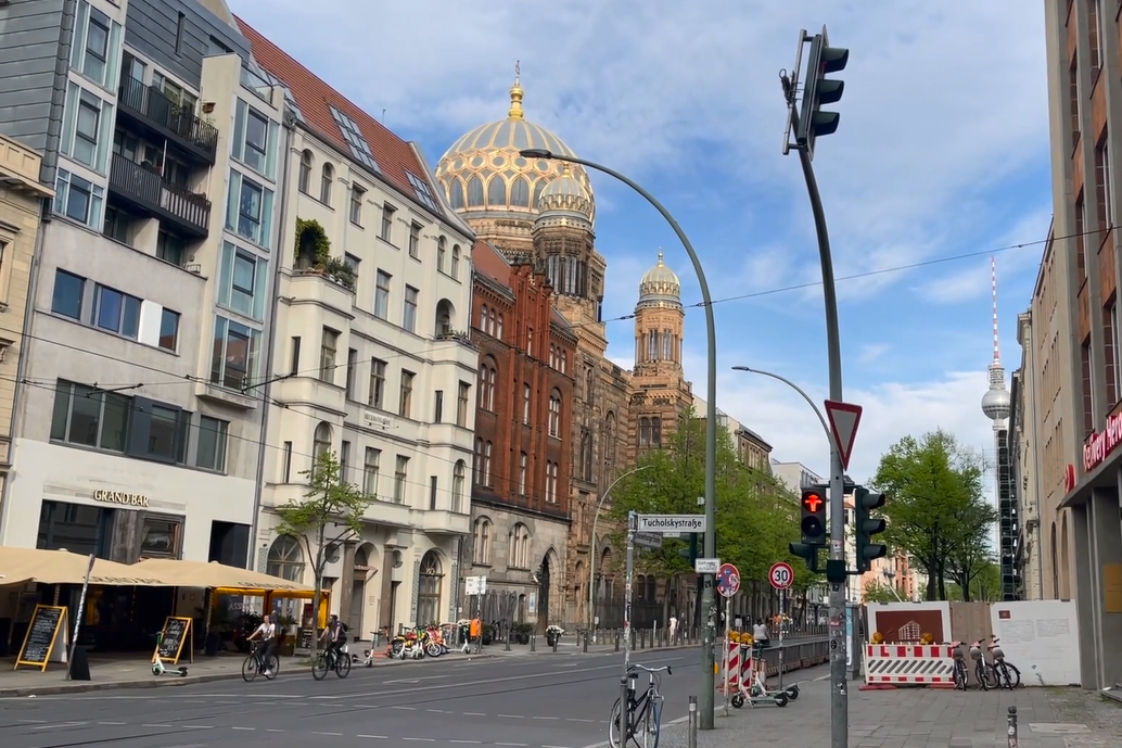 Zwischen Euphorie und permanenter Bedrohung – Jüdisches Leben in Berlin (Video)